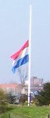 nederlandse_vlag_halfstok