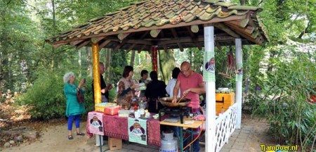 indischachtererf_tjampoer