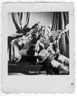 3-1_1945ca_siam_danseres_danser_Image1(c)_wm_txt