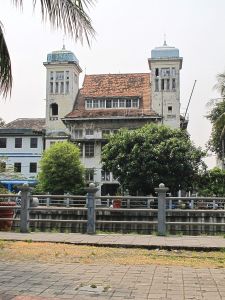 lloydjakartaciptaniaga